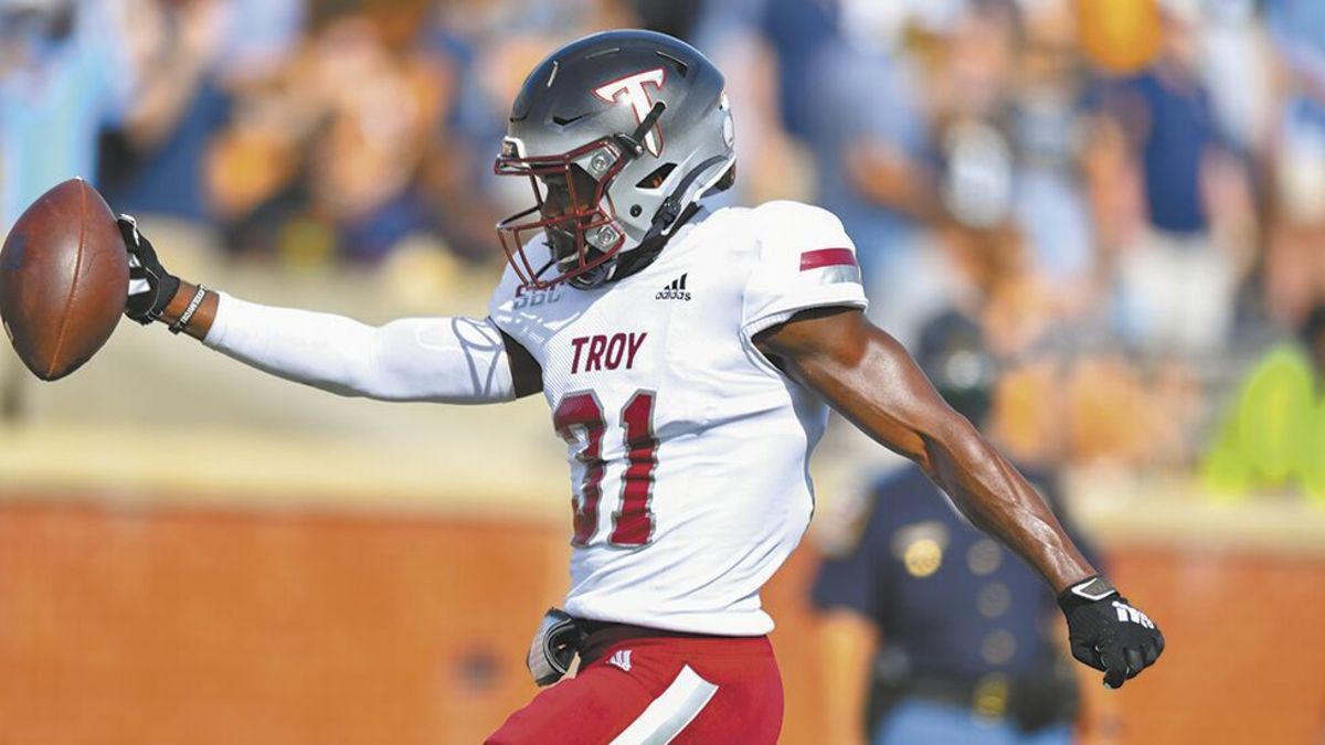 Dell Pettus announced on social media he will be entering the transfer portal. Can the Troy defender land an offer from a top school? Click here to read more.